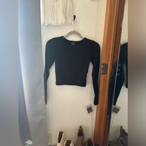 SWS Contour Black Cropped Long Sleeve